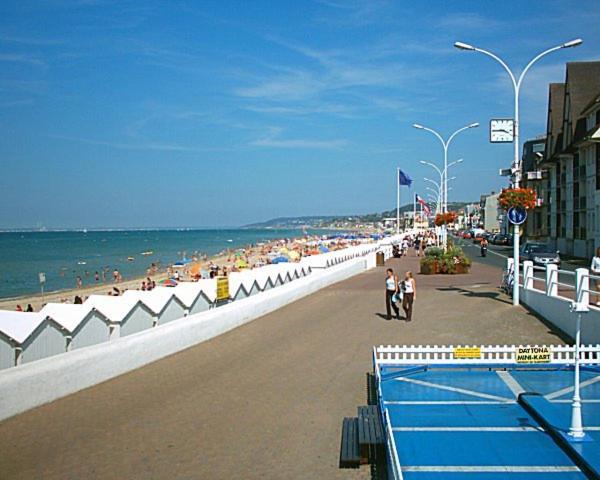 Super Deauville Appartement 2 Pieces Cosy Proche Plage Plein Sud Villers-sur-Mer Exteriör bild