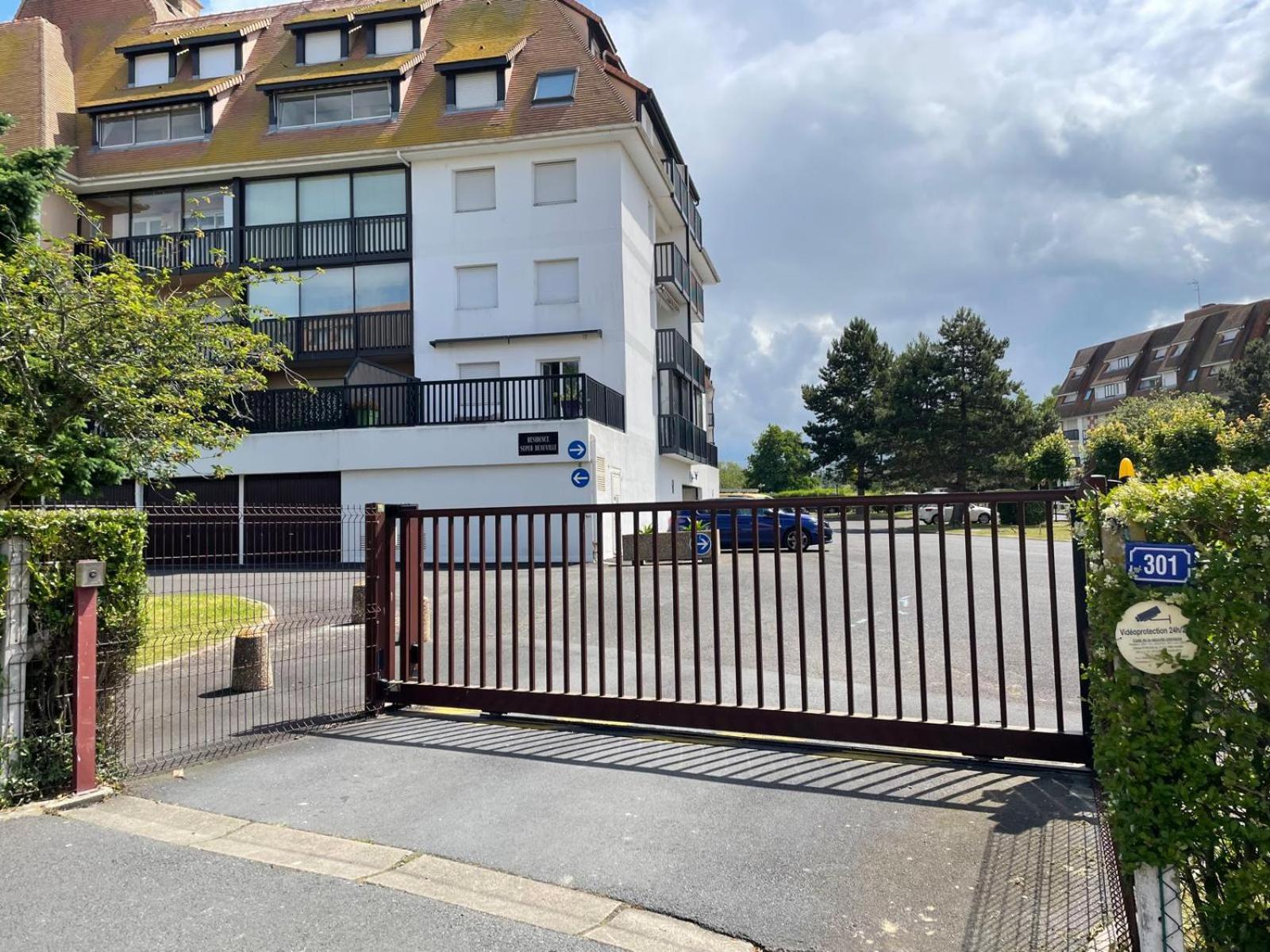 Super Deauville Appartement 2 Pieces Cosy Proche Plage Plein Sud Villers-sur-Mer Exteriör bild